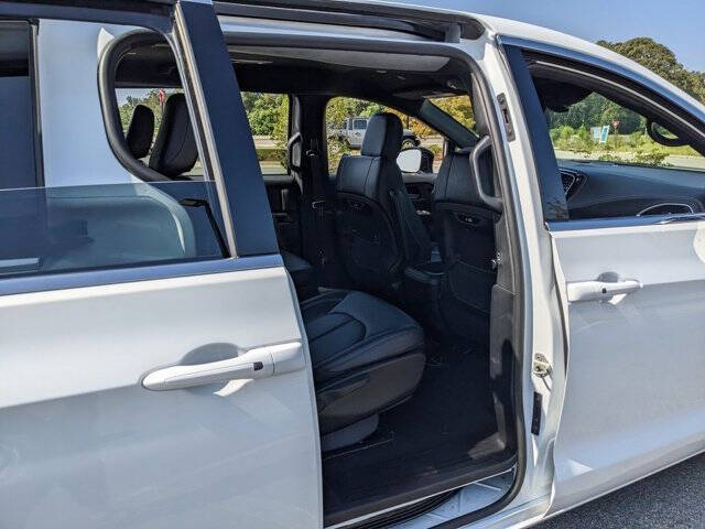 2025 Chrysler Pacifica Plug-In Hybrid