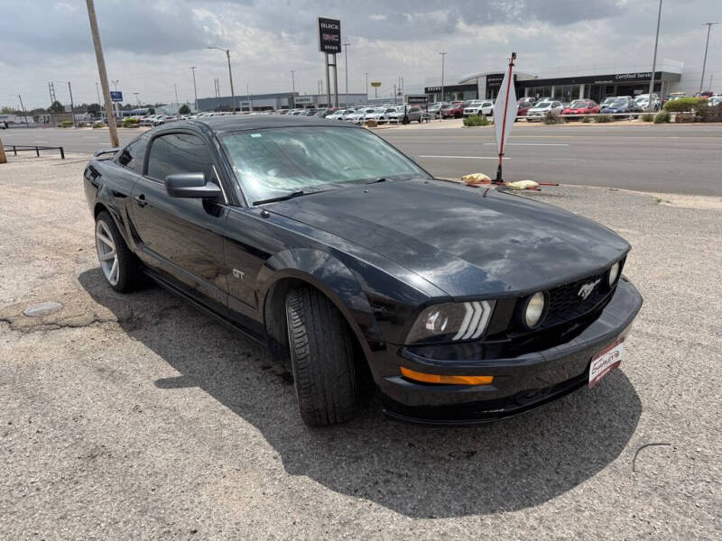 2005 Ford Mustang GT Deluxe