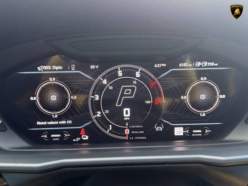2025 Lamborghini Urus SE