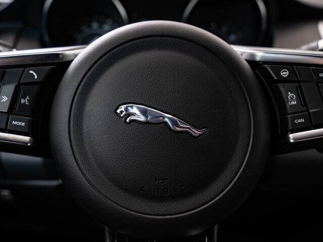 2019 Jaguar E-PACE P300 R-Dynamic SE