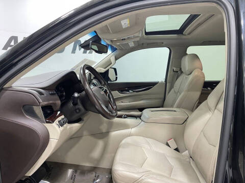 2016 Cadillac Escalade Luxury Collection