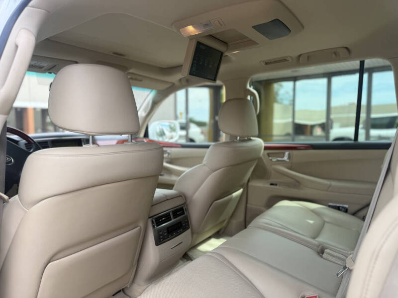 2008 Lexus LX 570 - Photo 28
