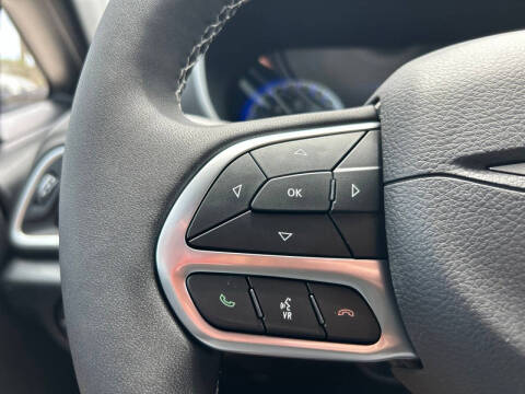 2027 Chrysler Pacifica LX
