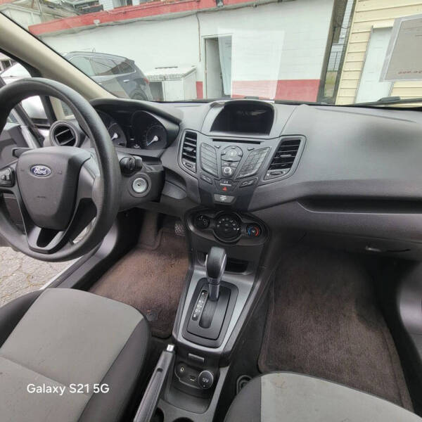 2016 Ford Fiesta S