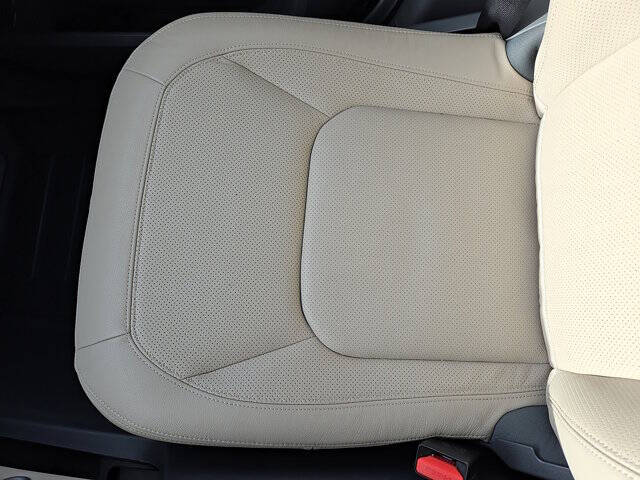 2024 Land Rover Defender 110 P300 S