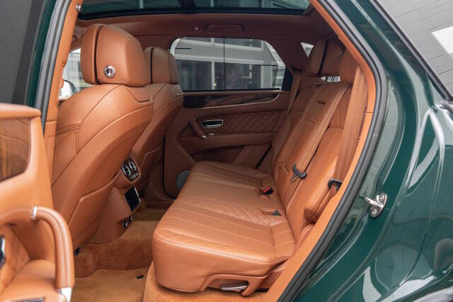 2017 Bentley Bentayga 32