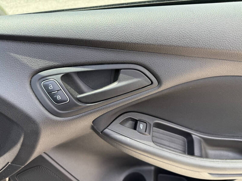2016 Ford Focus S