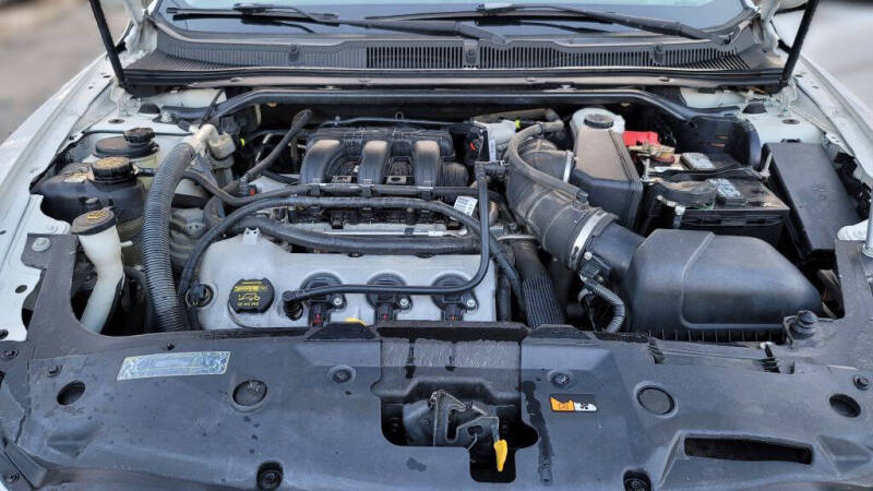 2011 Ford Taurus SEL