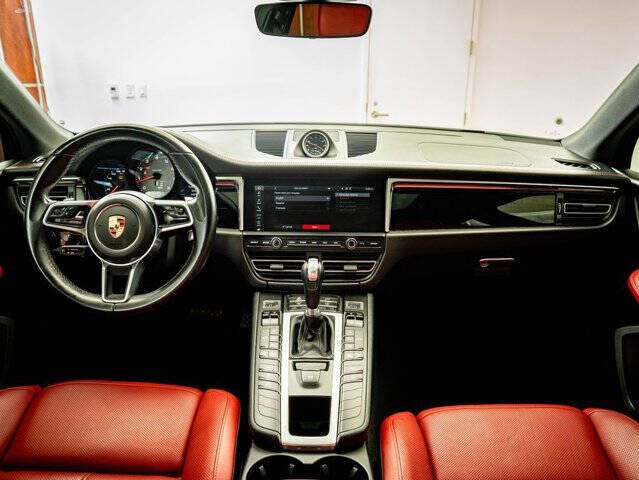 2021 Porsche Macan S