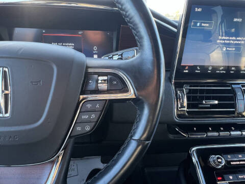 2023 Lincoln Navigator Standard