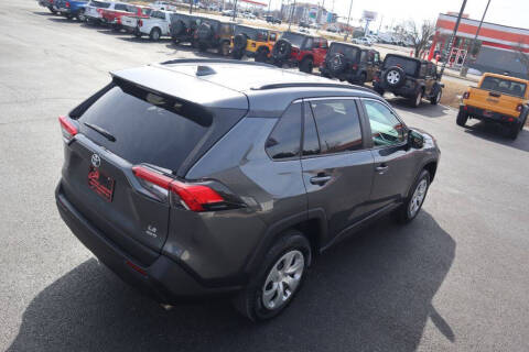 2019 Toyota RAV4 LE