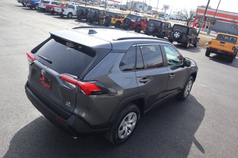 2019 Toyota RAV4 LE