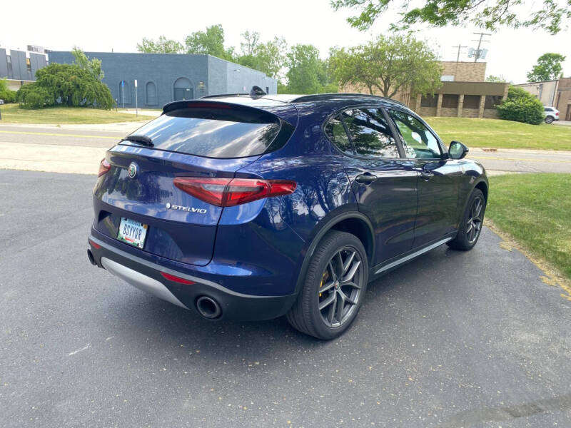 2019 Alfa Romeo Stelvio Sport