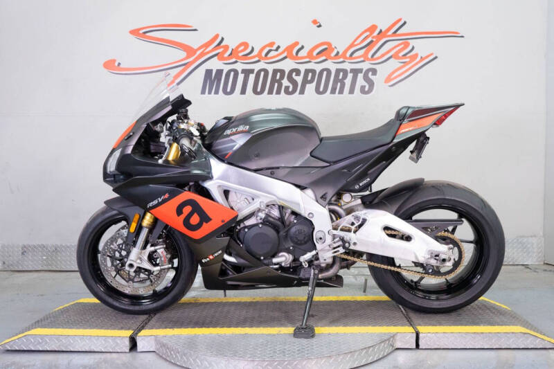 2017 Aprilia RSV4