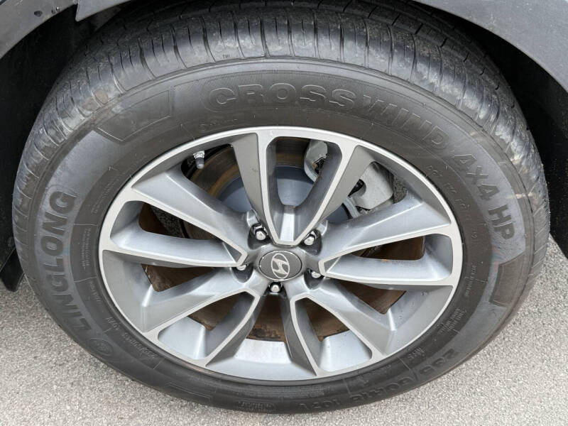 2017 Hyundai Santa Fe SE