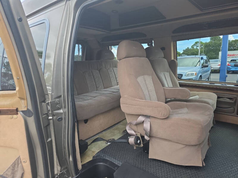 2003 Ford E-Series E-250 SD