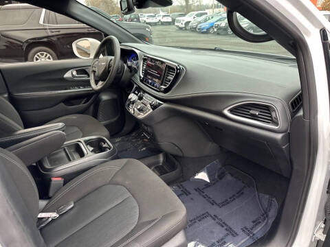 2022 Chrysler Pacifica Touring