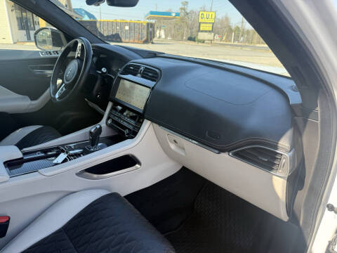 2020 Jaguar F-PACE SVR