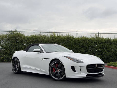 2016 Jaguar F-TYPE R