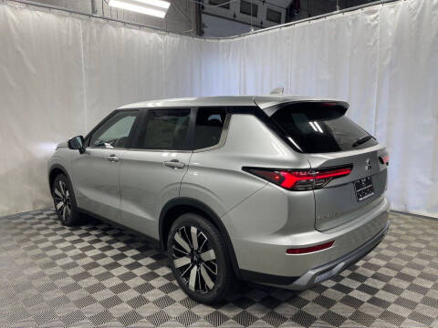2025 Mitsubishi Outlander SE