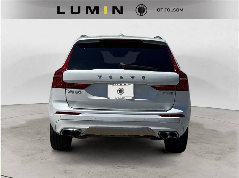 2019 Volvo XC60 T8 eAWD R-Design