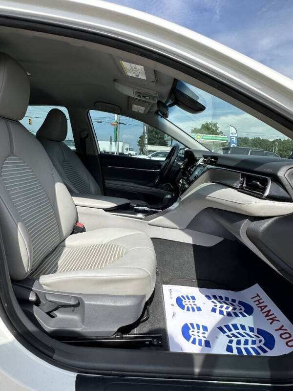 2020 Toyota Camry SE