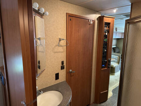 2008 Winnebago Journey