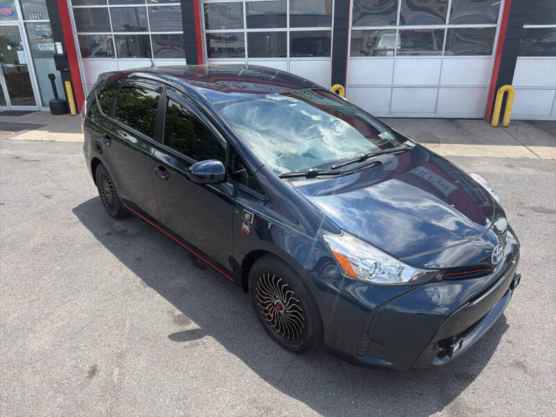 2017 Toyota Prius v Two