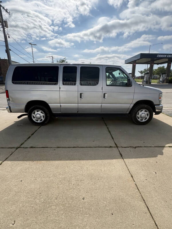 2013 Ford E-Series E-350 SD XLT