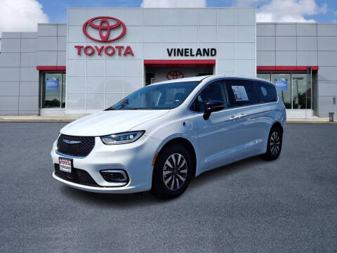 2024 Chrysler Pacifica Plug-In Hybrid Select