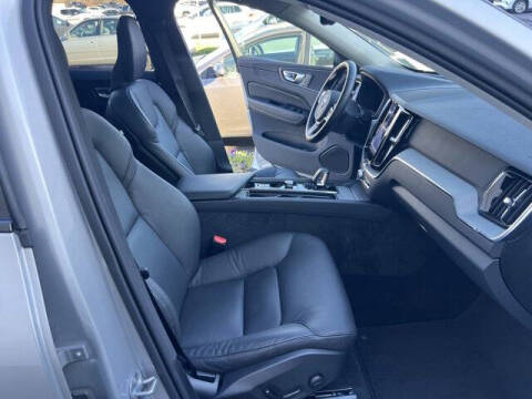 2025 Volvo XC60 B5 Plus Dark Theme