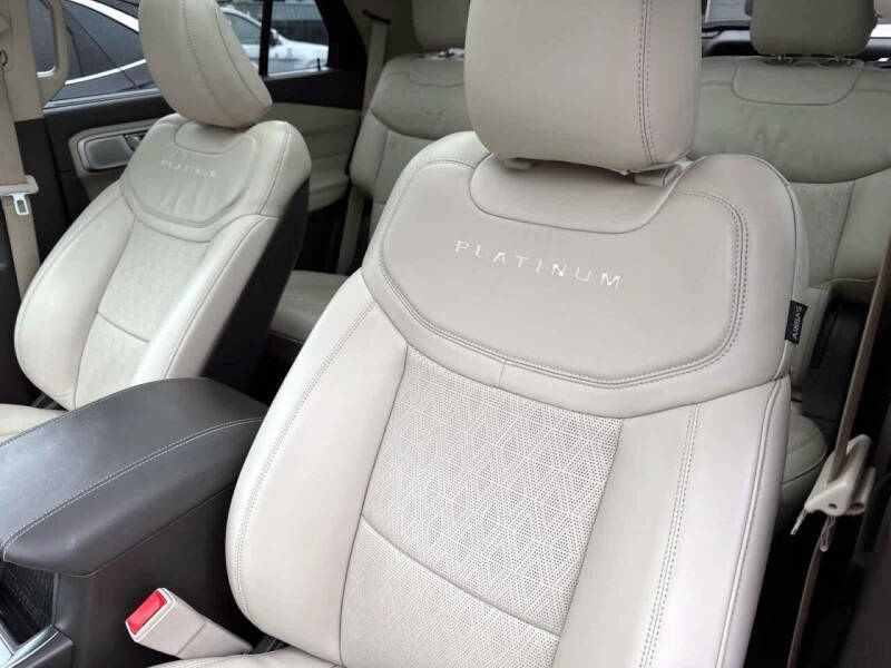 2020 Ford Explorer Platinum