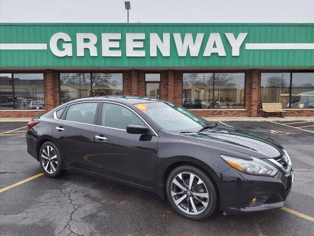 2017 Nissan Altima for sale at Greenway Automotive GMC in Morris IL