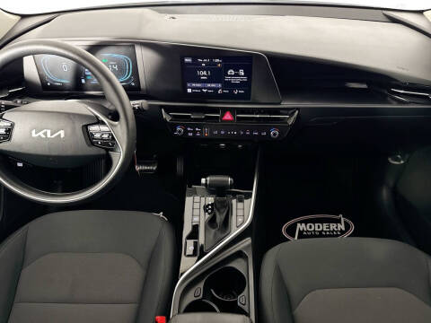 2023 Kia Niro LX