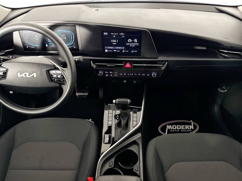 2023 Kia Niro LX