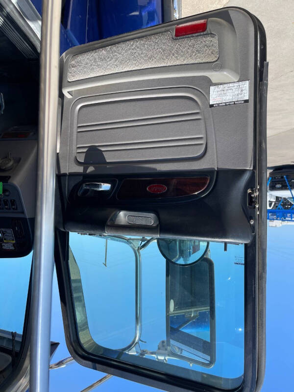 2015 Peterbilt 389