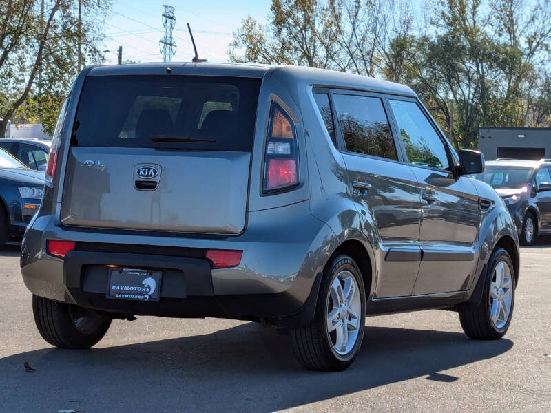 2011 Kia Soul +