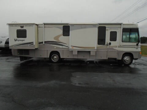 2006 Winnebago Voyage 35A