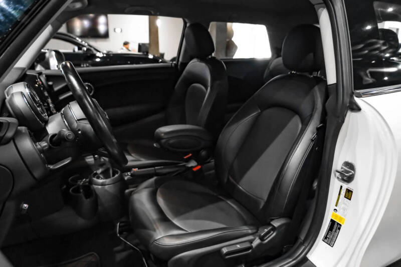 2017 MINI Hardtop 2 Door Cooper