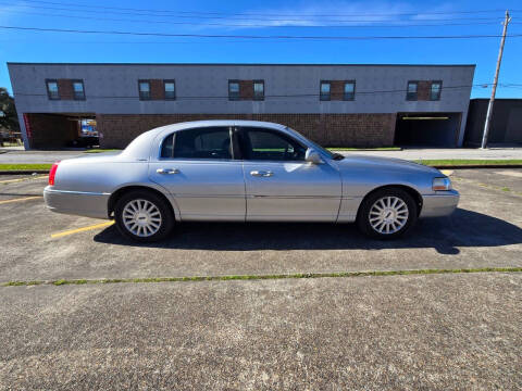 2003 Lincoln Town Car Signature
