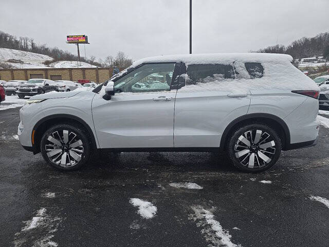 2026 Mitsubishi Outlander SE