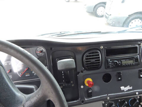 2012 Freightliner M2 106