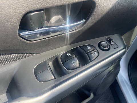 2019 Nissan Kicks S