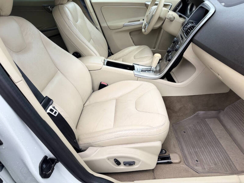 2012 Volvo XC60 T6 Premier Plus