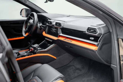 2025 Lamborghini Urus SE