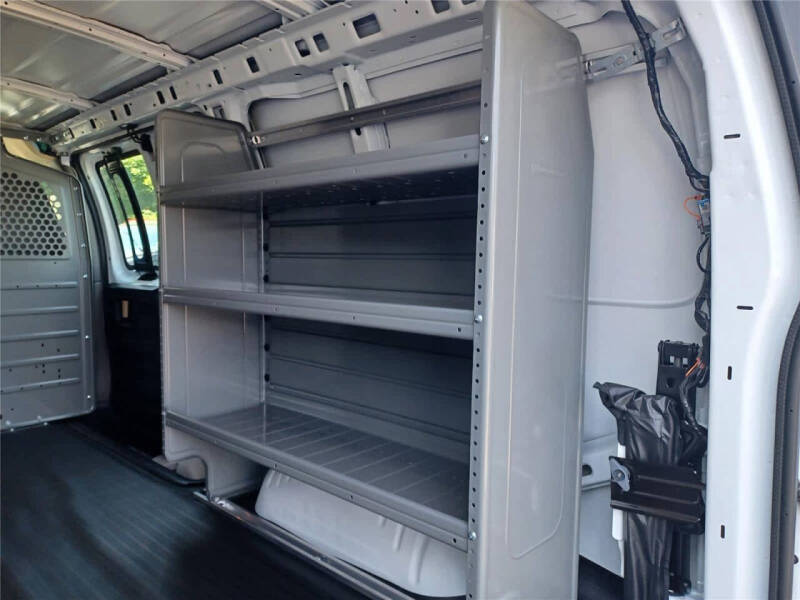 2025 Chevrolet Express 2500