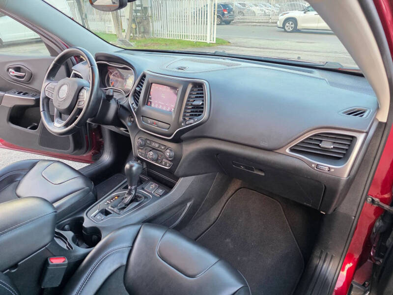 2019 Jeep Cherokee Latitude Plus