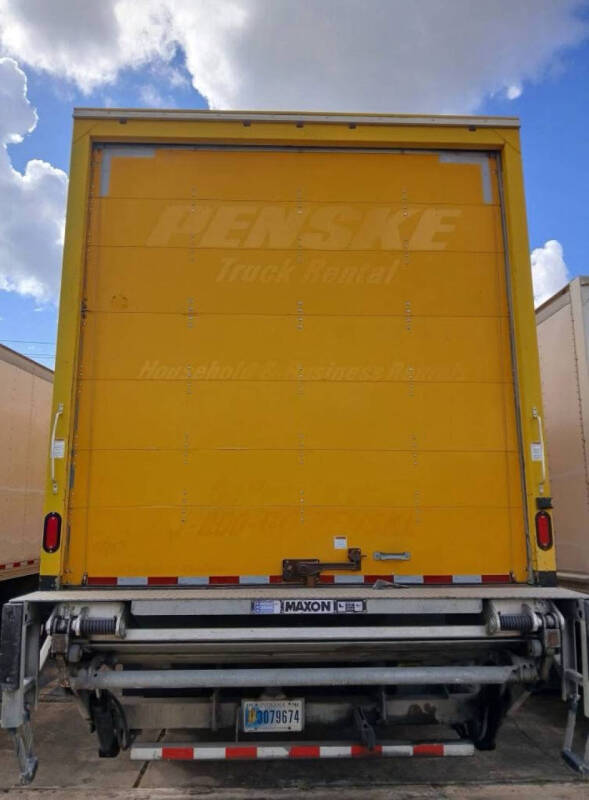 2019 Freightliner M2 106