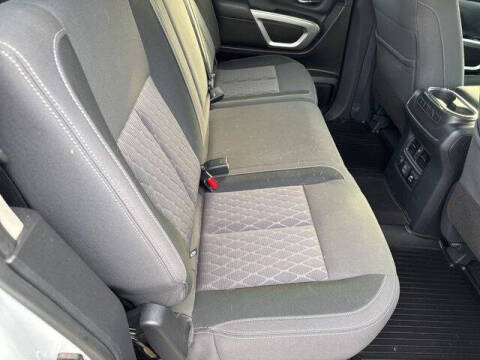 2024 Nissan Titan SV