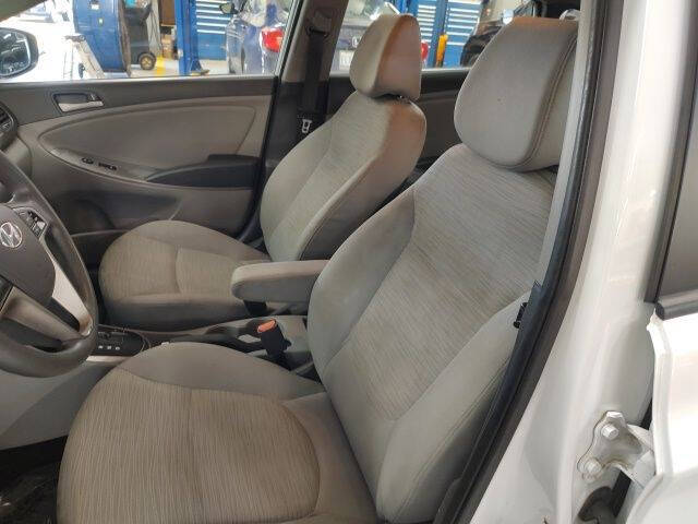 2017 Hyundai Accent SE